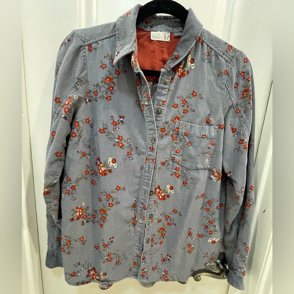 Closet clear out- Anthropologie Red and Gray Floral Shirt